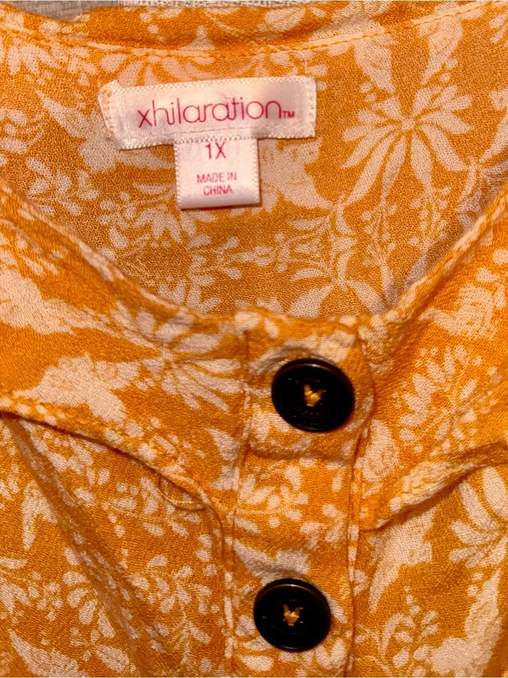 Women's Yellow Floral Button-Front Sundress size 1X (fits like an XL- 1X) - Picture 2 of 4